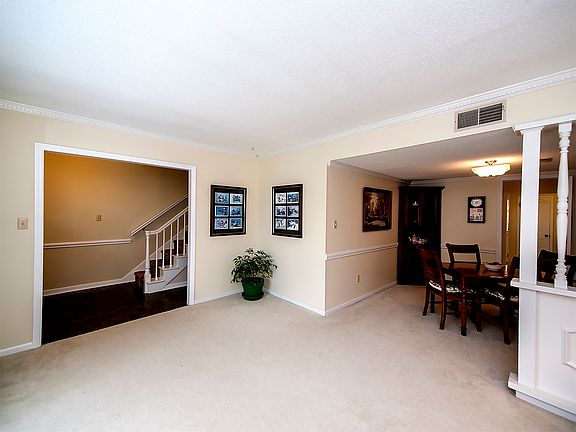 4th image of 2323 Hayloft Cres