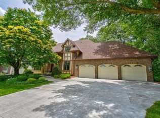4457 Foothill Trl, Vadnais Heights, MN 55127