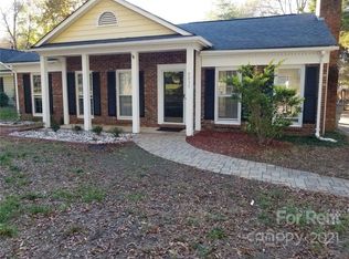 9236 Landsburg Ln, Charlotte, NC 28210