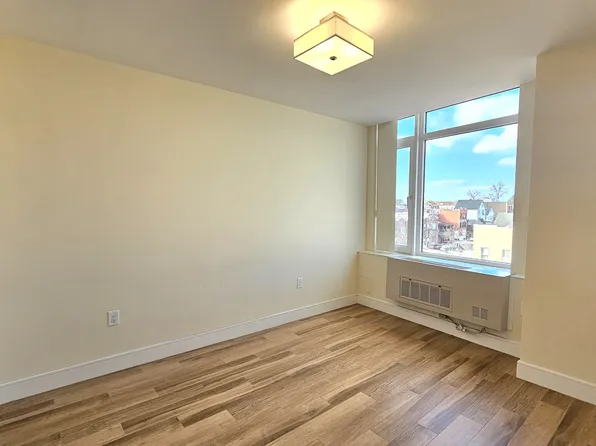 103-14 Northern Boulevard image 4 of 13