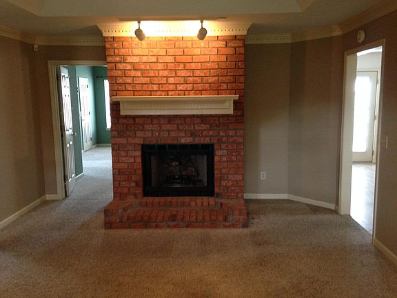 4th image of 146 S Birchwood Dr