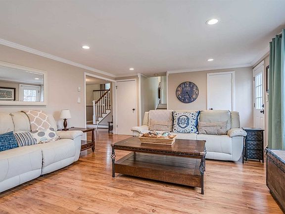 4th image of 17 Highpoint Dr