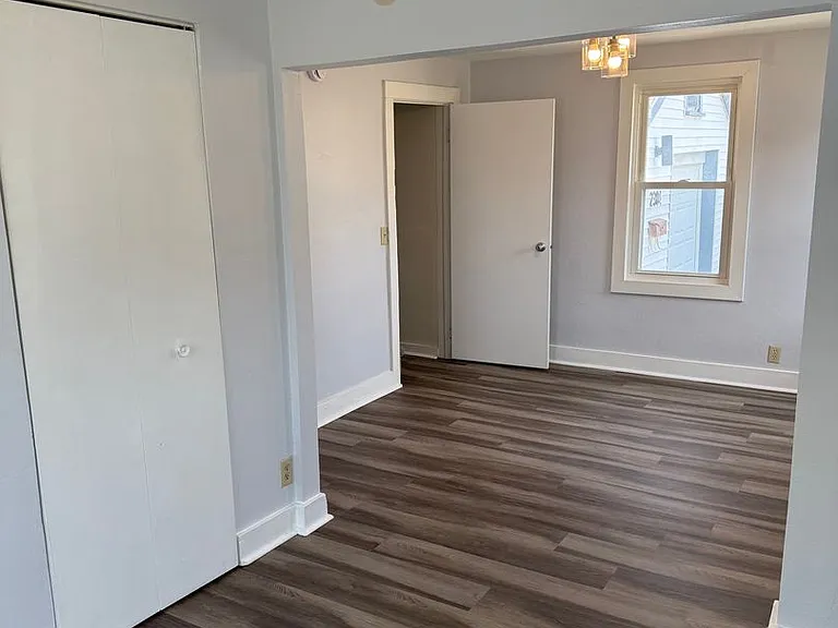 2304 Clark St — Photo 9