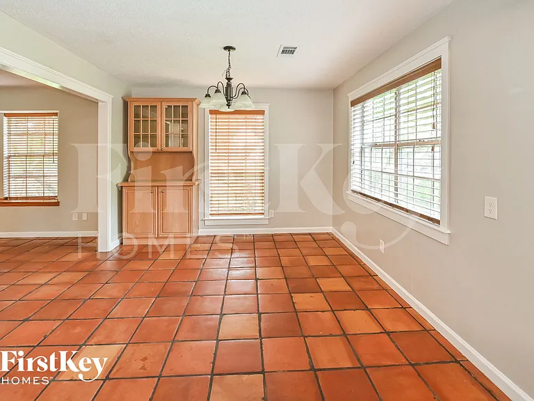 4003 Chapel Square Dr — Photo 4
