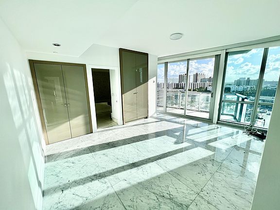 5th image of 17121 Collins Ave APT 1008