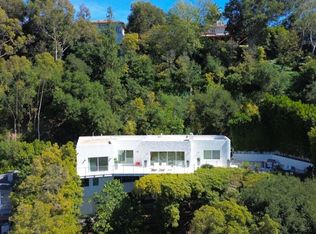 9422 Readcrest Dr, Beverly Hills, CA 90210