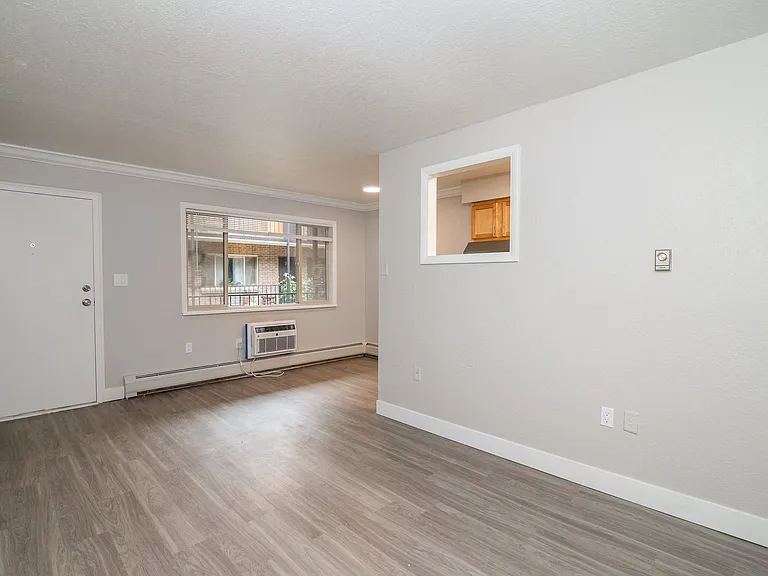 1635 Cook — Photo 31