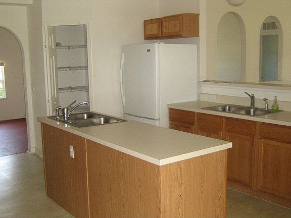 3rd image of 54 Langdon Dr