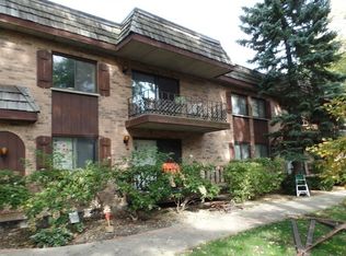 7920 Woodglen Ln APT 101, Downers Grove, IL 60516