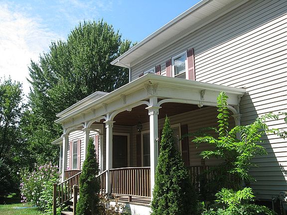 3rd image of 138 Caroline St