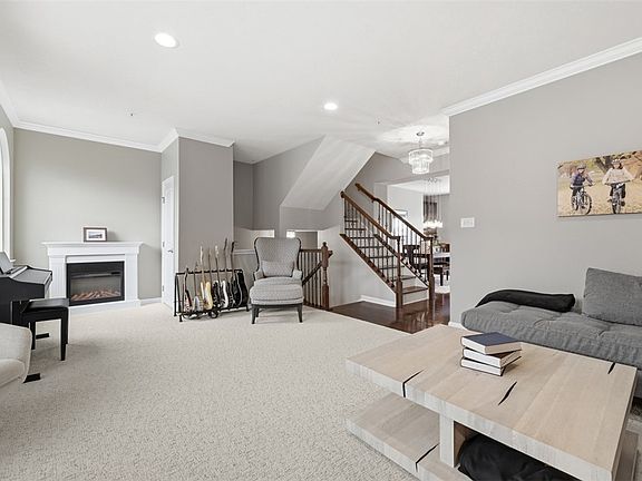 5th image of 606 Shelley Ln