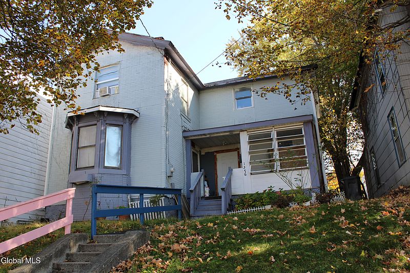 2nd image of 1576 4th Street
