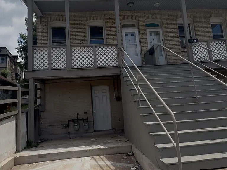 234 S Welles St #1 — Photo 1