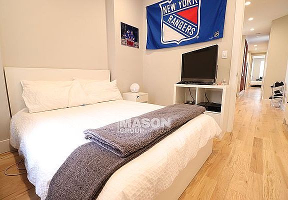 4th image of 1845 1st Ave #4A