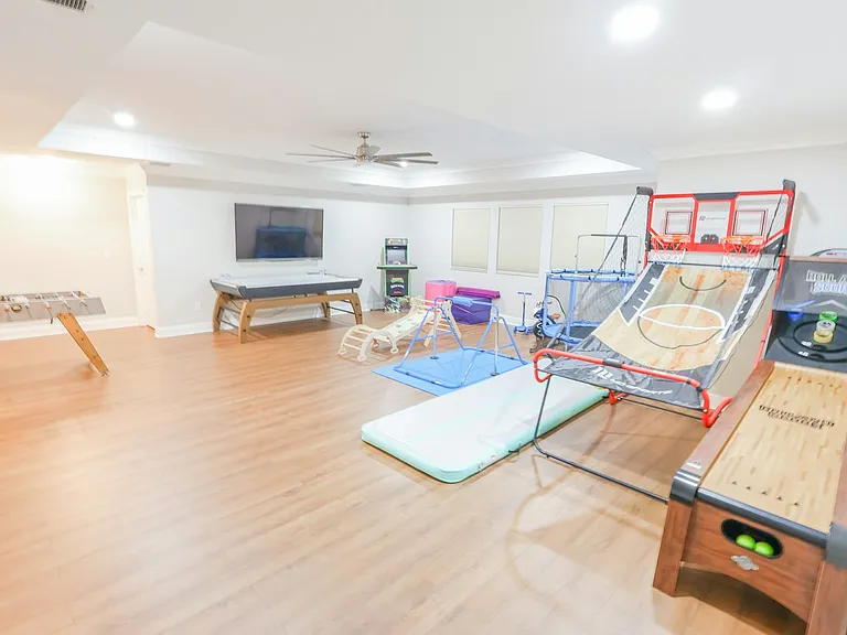 9841 Cabernet Ave — Photo 37