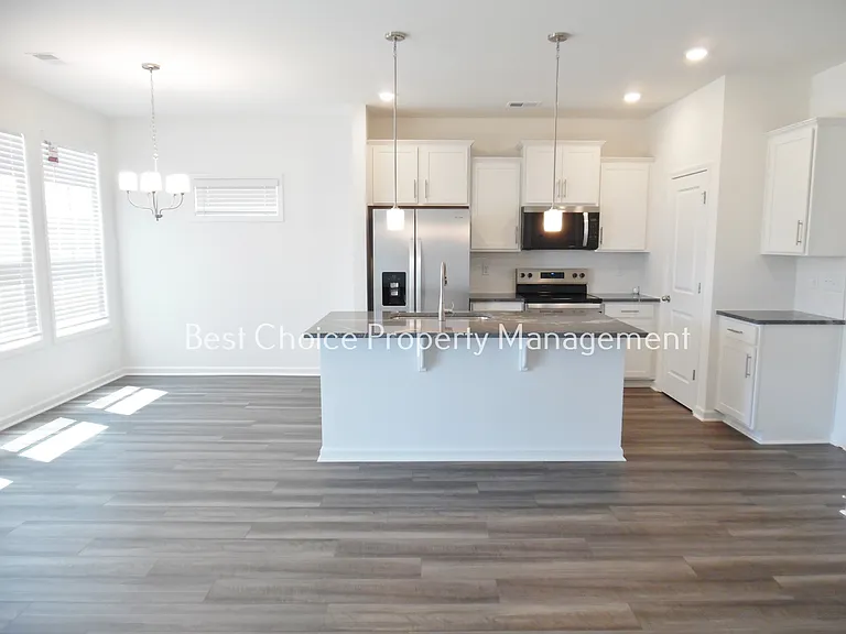 245 Brown Cir — Photo 2