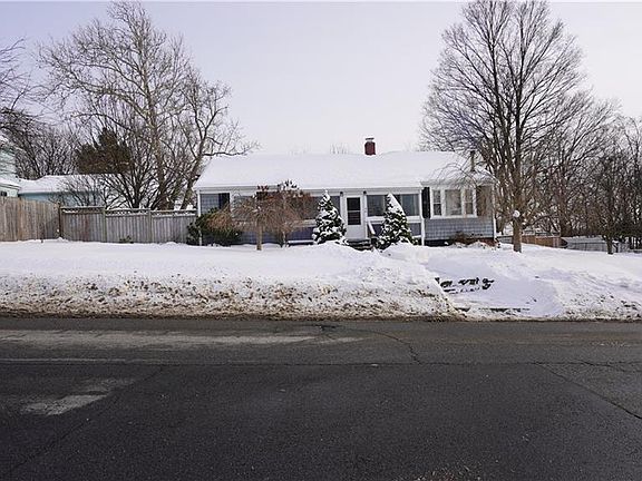 4th image of 50 Blackstone St