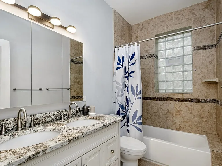 4515 N Ashland Ave — Photo 8