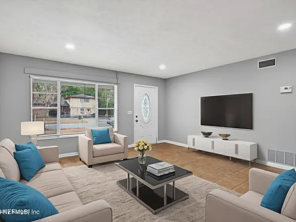 7815 Jaguar Dr, Jacksonville, FL 32244