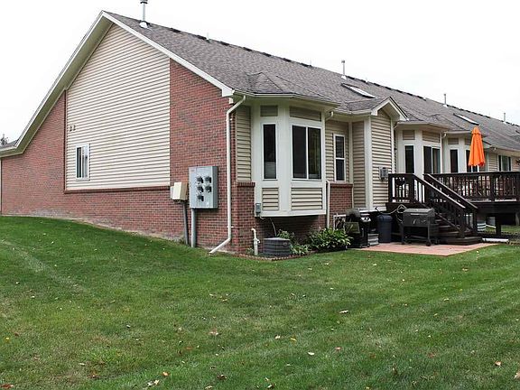 4th image of 47219 Admirals Cove Ln