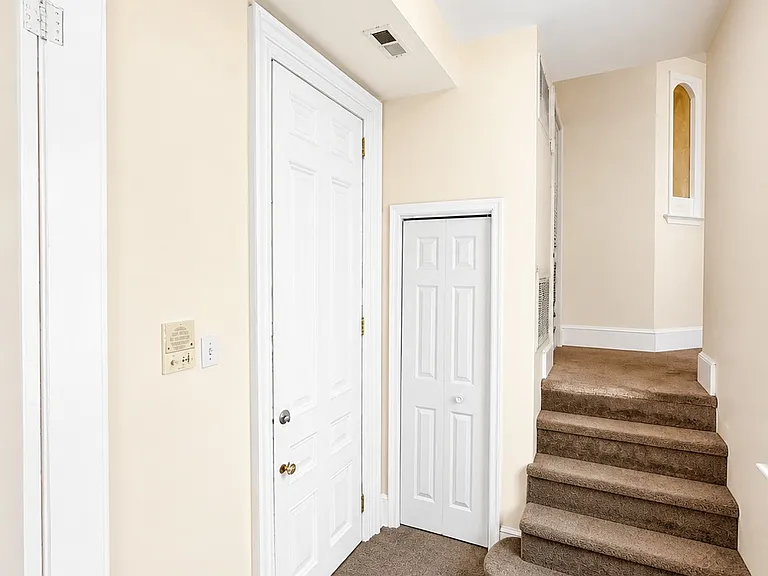 608 N 17th St #2F — Photo 8
