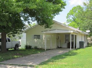 1008 W Taliaferro St, Madill, OK 73446