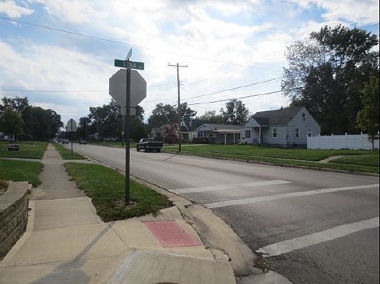 2nd image of 427 Robinwood Ave
