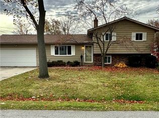 7414 Goldenrod Dr, Mentor On The Lake, OH 44060