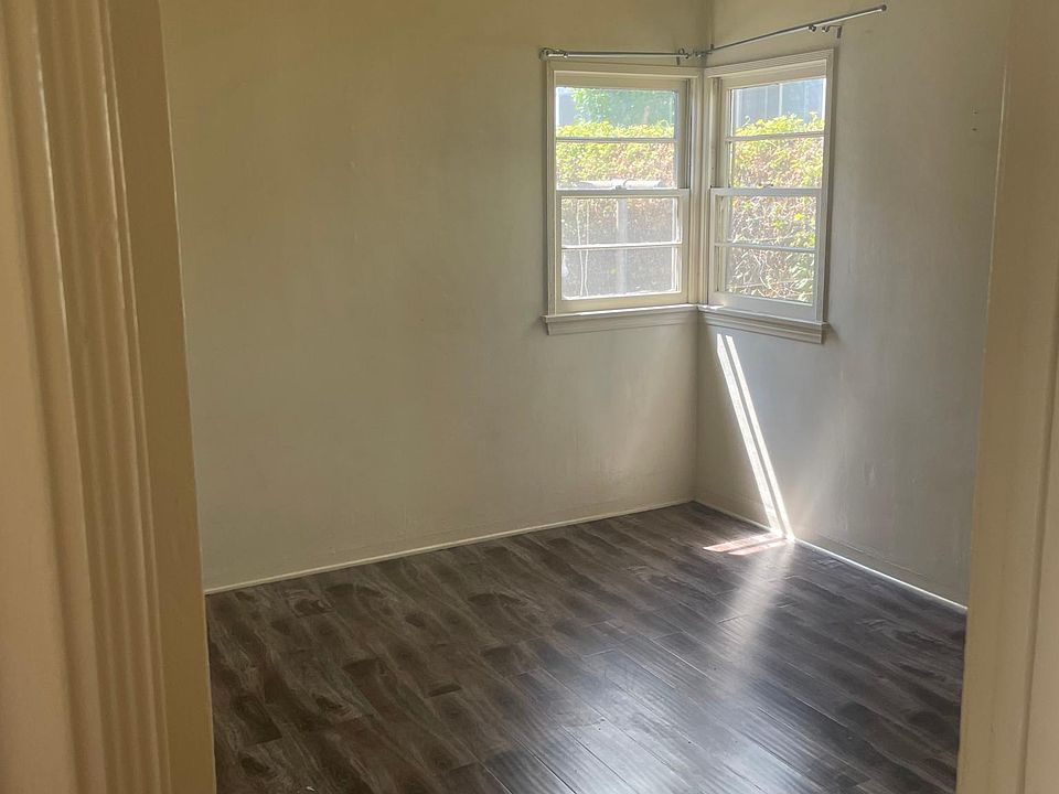 2nd image of 820 S Osage Ave #D