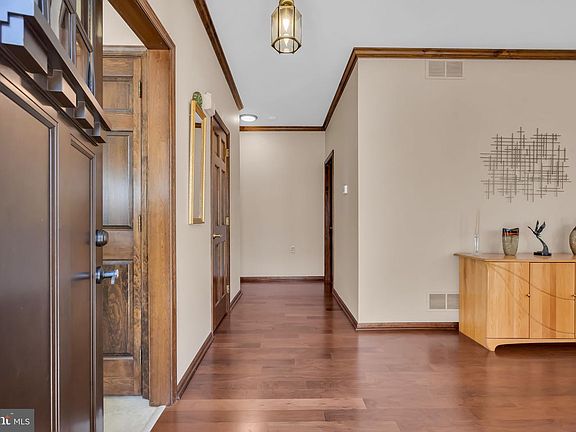 5th image of 65 Summerhill Dr