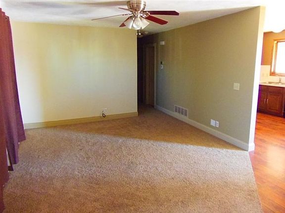 5th image of 1802 W Neil St