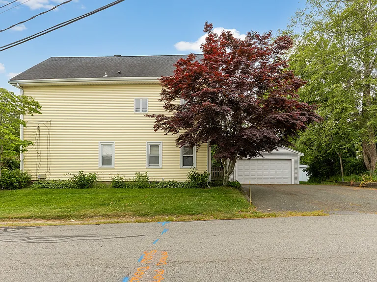 90 Oak St #1 — Photo 14