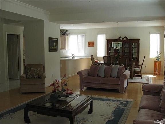 5th image of 203 Moulton Ct