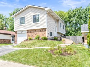 510 Princeton Dr, Bolingbrook, IL