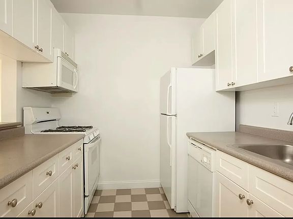 5th image of 88 Greenwich St APT 317