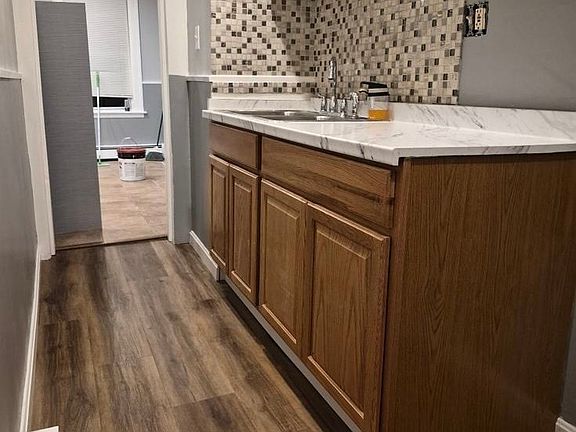 5th image of 781 Ward St #1