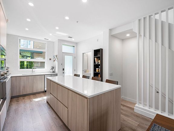 4th image of 2060 Curling Rd #153