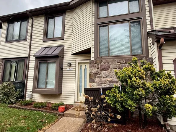 102 Windham Ct, Newtown, PA 18940