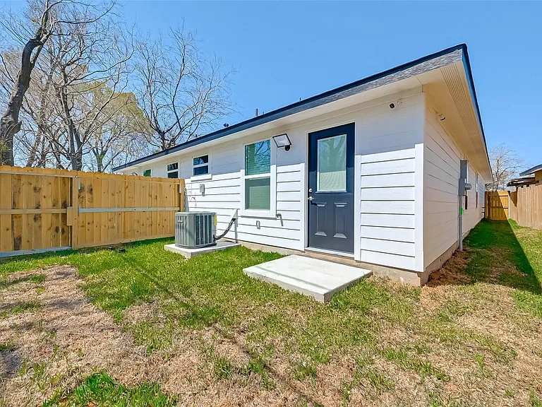7339 Krueger Rd #A — Photo 40