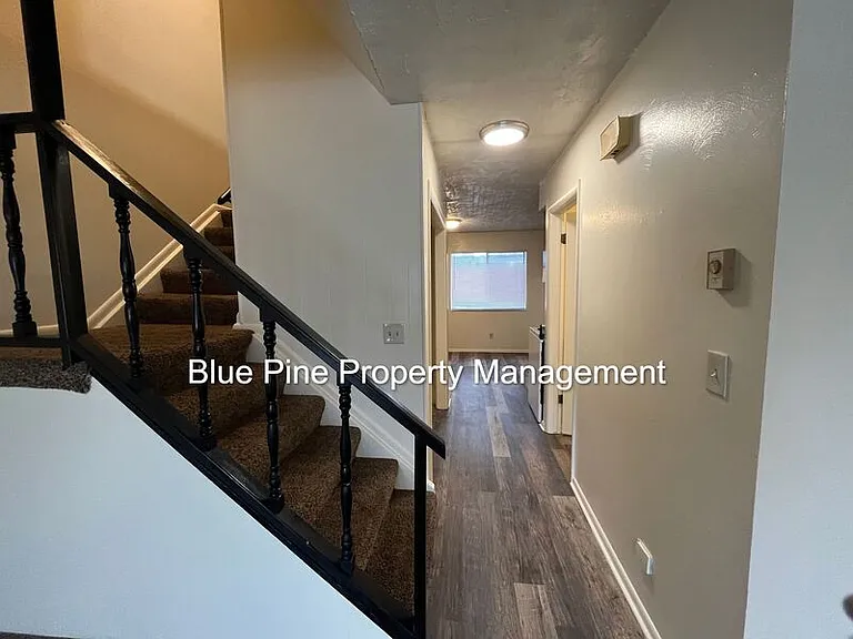337 E 15th St #4 — Photo 3