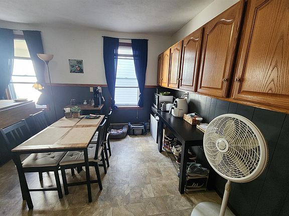 3rd image of 15 Bristol St APT 3