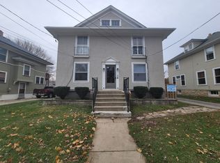 371 Walnut Ave #2, Elgin, IL 60123