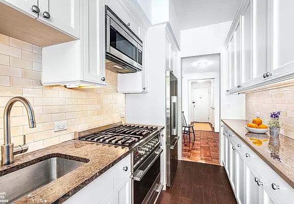 3rd image of 25 Central Park W APT 2S