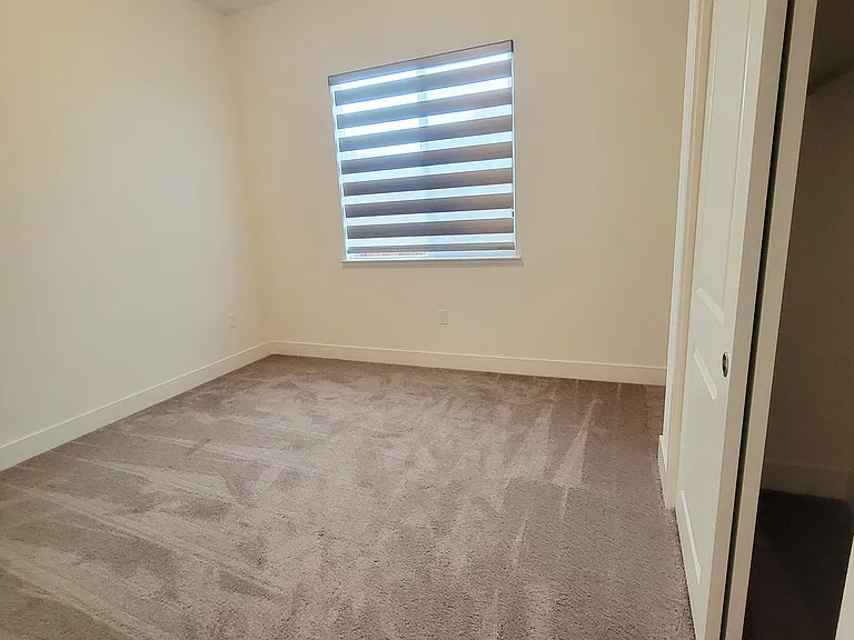 1st bedroom. 1st floor