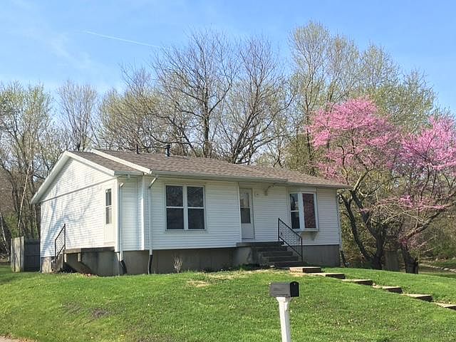 2nd image of 438 Lisa Ln