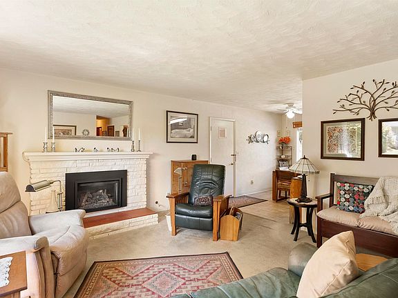 4th image of 8021 N Hughes Dr