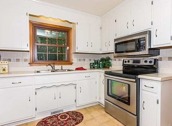 5th image of 819 Westcreek Dr