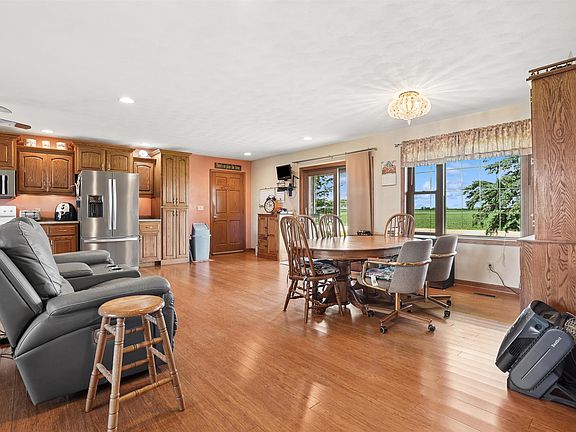 4th image of 1952 330th St