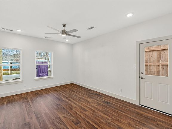 4th image of 500 E Kimball St #1