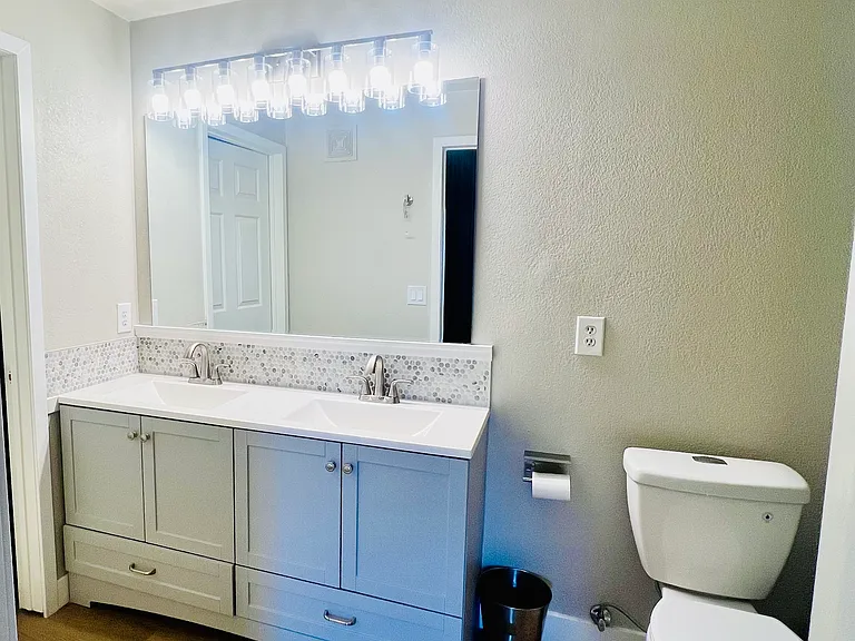 8555 W Russell Rd #1002 — Photo 19